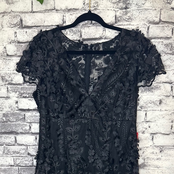 Carmen Marc Valvo Black Lace and Floral Maxi Dress Size 12 - Picture 7 of 11